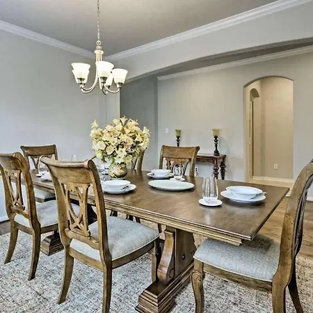 Villa Heavenly Oasis: 30 Miles From Downtown Houston